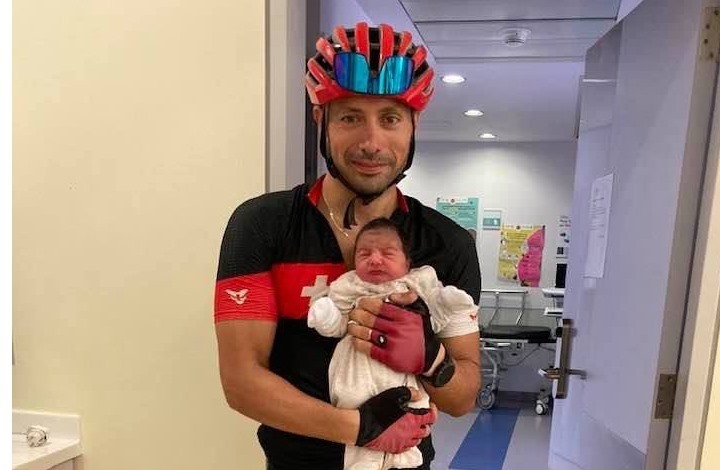 طبيب لبناني يضطر لاستخدام دراجة هوائية للحاق بعملية ولادة