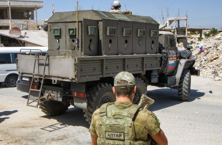 قوات النظام السوري تدخل أحياء درعا برفقة الشرطة الروسية