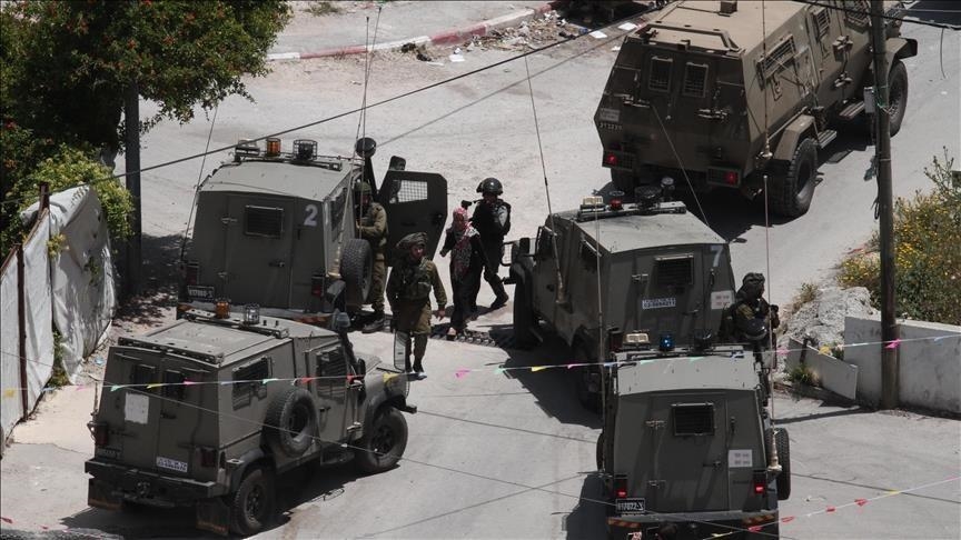 إسرائيل تحيل قياديا في "حماس" بالخليل إلى الاعتقال الإداري