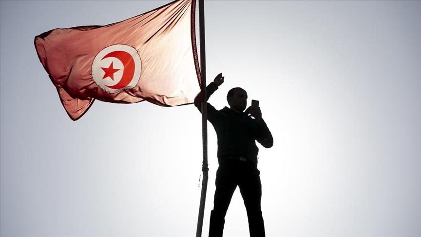 الحكومة التونسية تستنجد بليبيا من شروط "صندوق النقد" (تحليل)