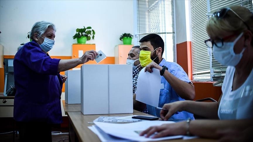 البلغار يدلون بأصواتهم في الانتخابات البرلمانية المبكرة