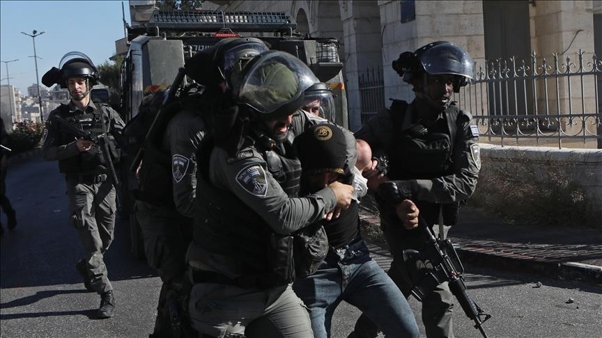 إسرائيل تعتقل 41 فلسطينيا في الضفة الغربية ليلا