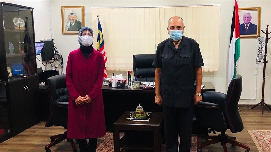 ماليزيا.. السفيرة التركية تجري زيارة تضامنية لنظيرها الفلسطيني