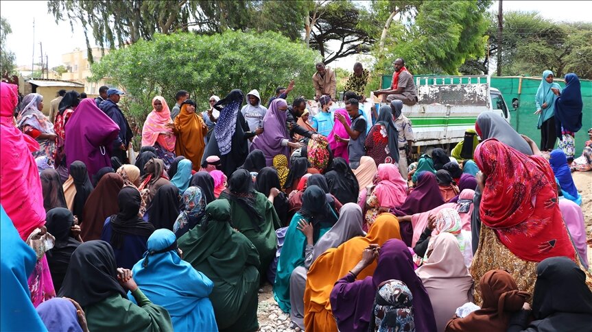 "أرض الصومال".. وقف  تركي يمد يد العون للمحتاجين في العيد