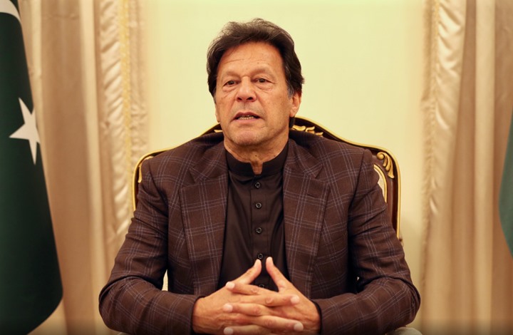 "خان" يتوقع اعترافا أمريكيا بحكومة طالبان.. ويحذر من أزمة