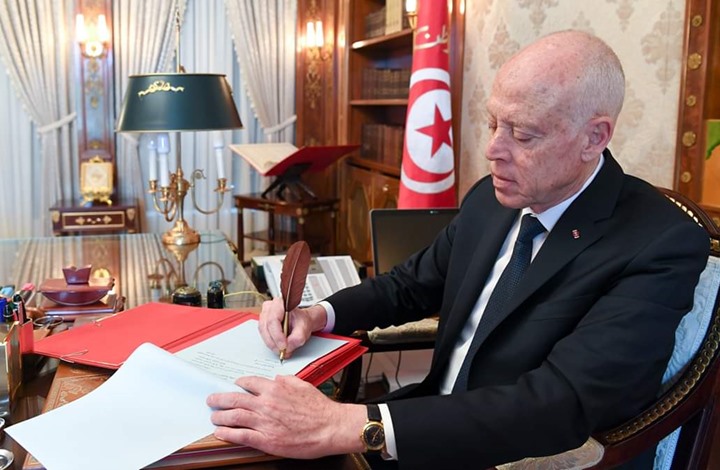 تونس في ظل الانقلاب: انتكاسة لحرية الصحافة (مرصد)