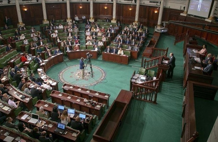 خلاف بين النواب التونسيين حول استئناف عمل البرلمان