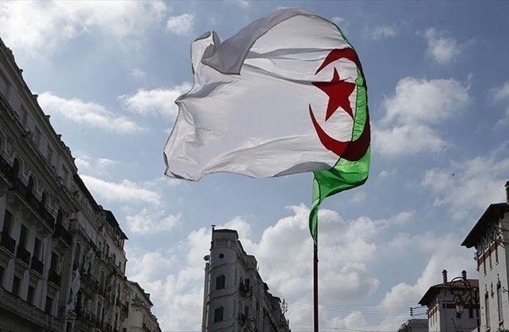 الجزائر تستدعي السفير الفرنسي بعد "أزمة تأشيرات"