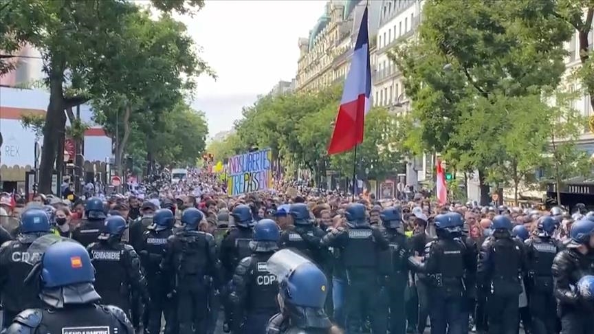 باريس.. مراسل "الأناضول" يتعرض لعنف الشرطة الفرنسية