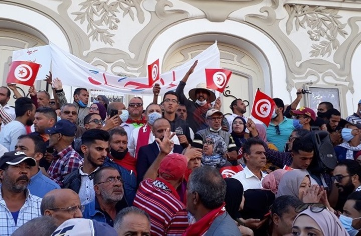 أبرز مشاهد التظاهرات ضد انقلاب سعيّد في تونس (فيديو+صور)