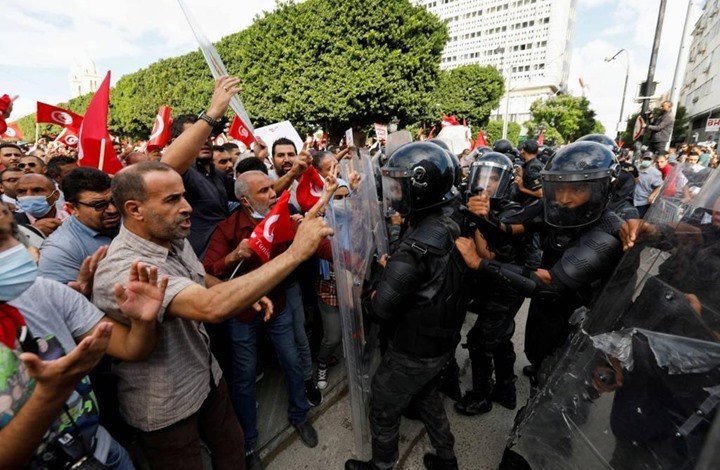 نشطاء: سعيّد يتحمل مسؤولية العنف ضد المتظاهرين