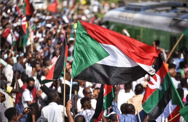 مظاهرات حاشدة بالخرطوم تطالب بحل الحكومة الانتقالية (شاهد)