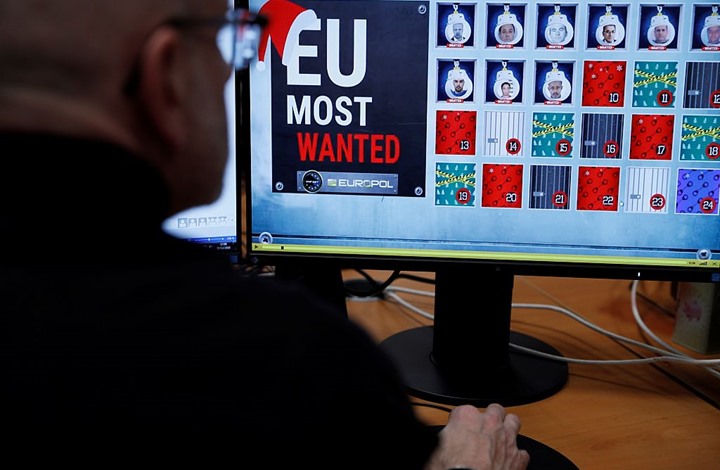 الشرطة الأوروبية تسقط شبكة مجرمين على الإنترنت المظلم
