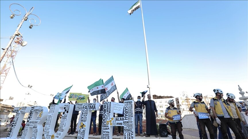 إدلب.. وقفة احتجاجية في ذكرى مجزرة الغوطة الشرقية