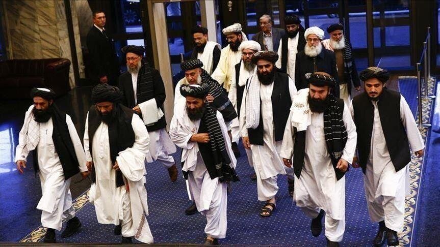 تمهيدا لمباحثات تشكيل حكومة.. نائب زعيم طالبان يصل كابل