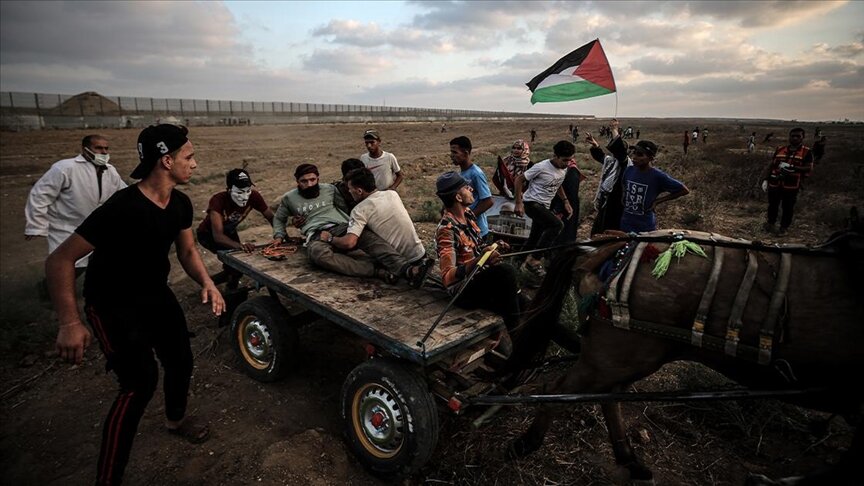 غزة.. إصابة 41 فلسطينيا بينهم مصور في مواجهات مع الاحتلال