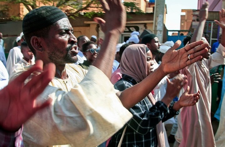بايدن يمدد الطوارئ تجاه السودان.. و"قلق" من مليونية السبت