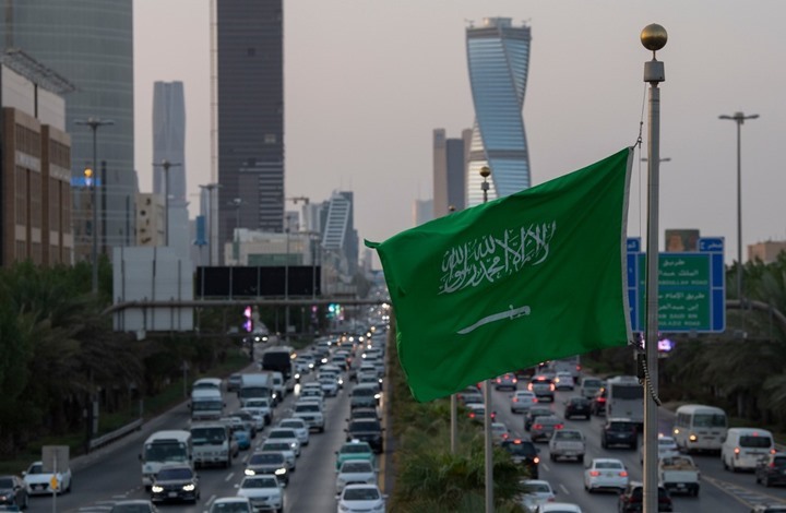 السعودية والبحرين تطردان سفير لبنان إثر أزمة قرداحي