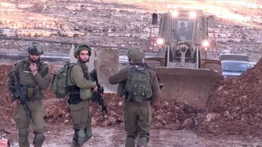 الجيش الإسرائيلي يشرع بإقامة عائق جديد على حدود غزة