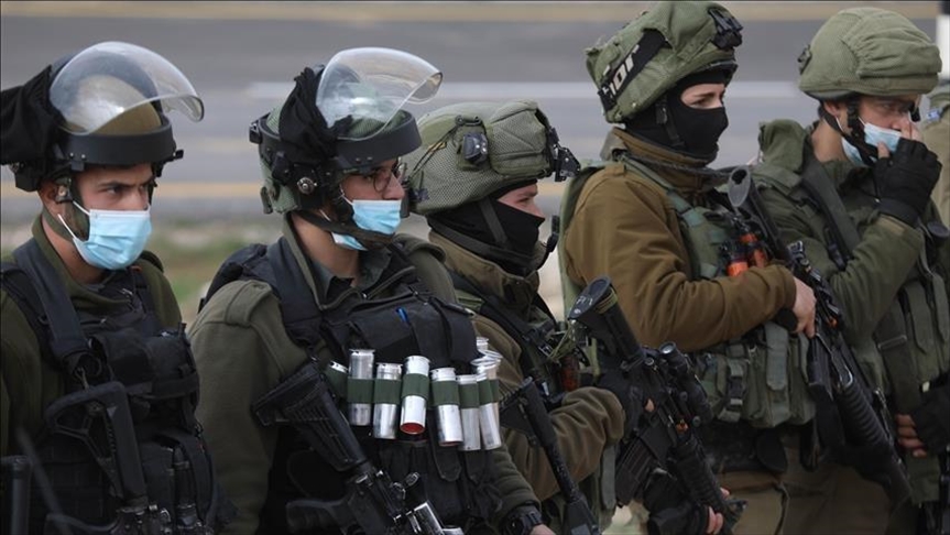 الجيش الإسرائيلي يعتقل فلسطينيا قرب حدود غزة