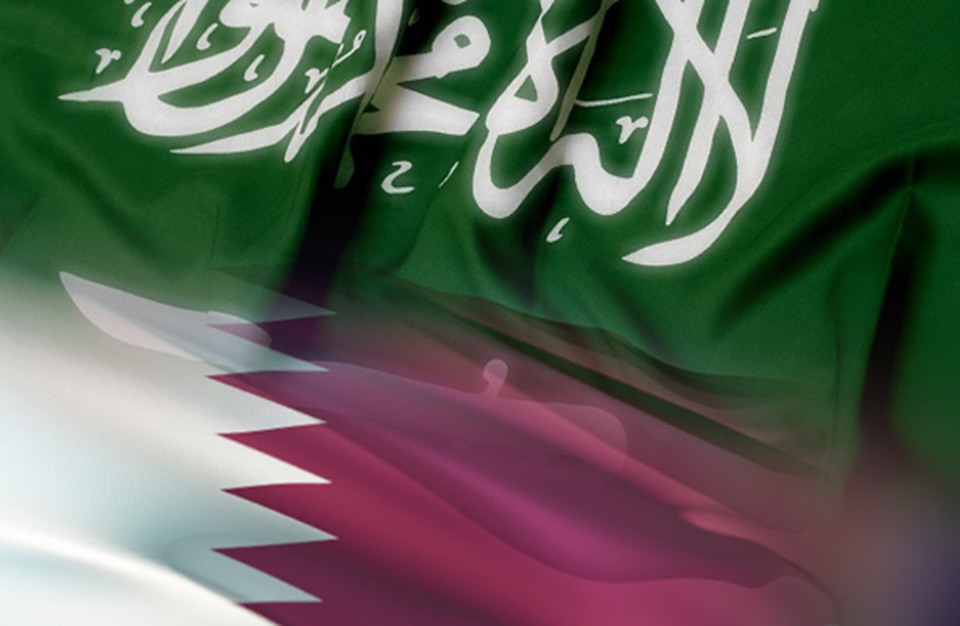 علم قطر يظهر بمنطقة حدودية سعودية عقب تعديل الحدود (صورة)