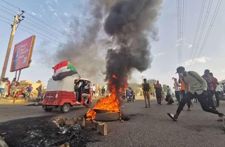 تفريق تظاهرات بالعاصمة السودانية في ظل دعوة لعصيان مدني