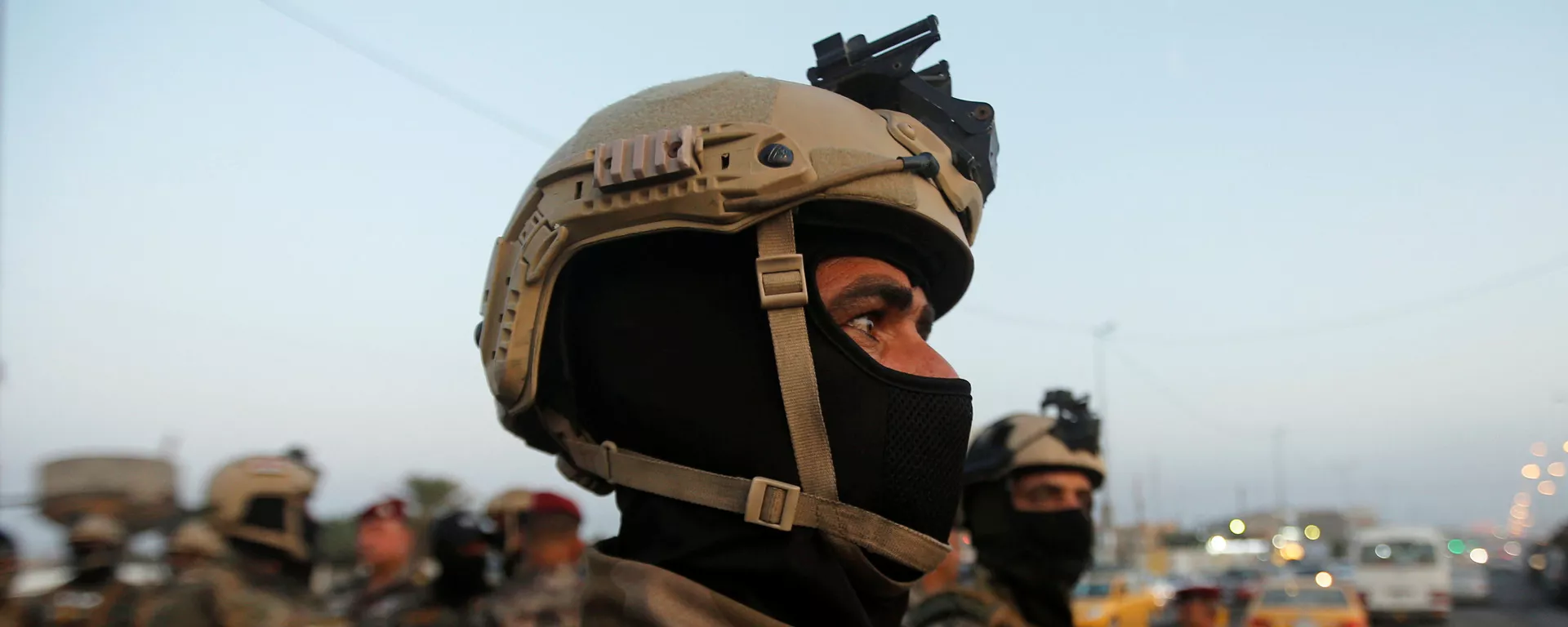 أفراد قوات الأمن العراقية خلال الاحتجاجات المستمرة المناهضة للحكومة في البصرة - سبوتنيك عربي, 1920, 31.07.2021