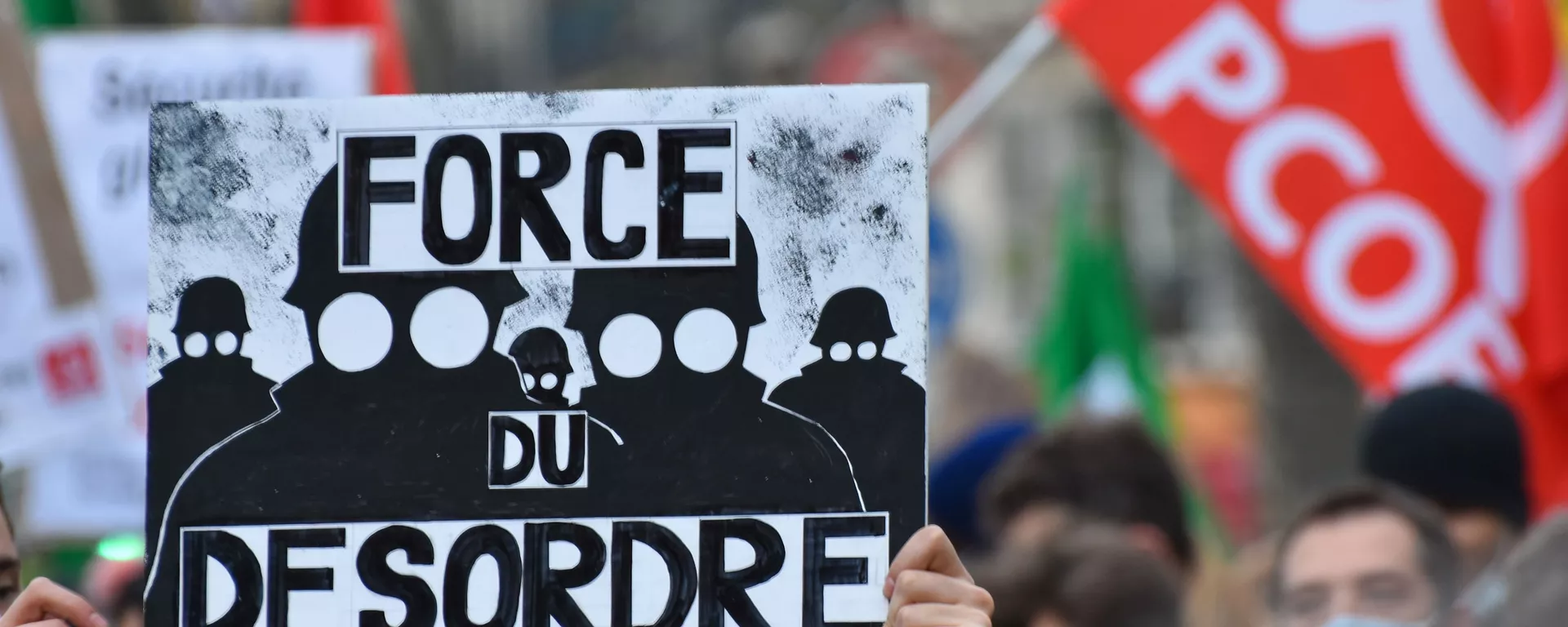 احتجاجات ضد عنف الشرطة في باريس، فرنسا، 28-29 نوفبمبر 2020 - سبوتنيك عربي, 1920, 12.09.2022