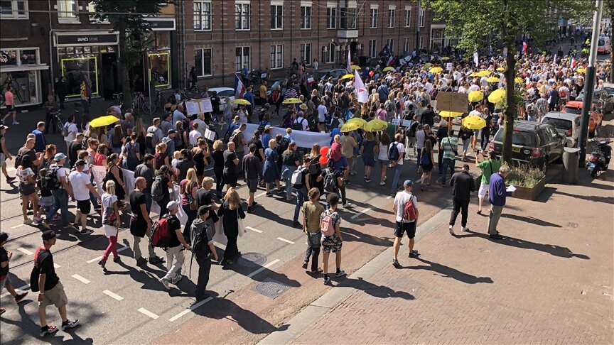 هولندا.. مظاهرة ضد القيود الحكومية الجديدة بشأن كورونا