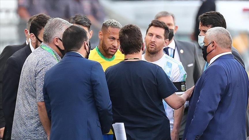 بعد 8 دقائق.. "تدابير كورونا" توقف مباراة البرازيل والأرجنتين